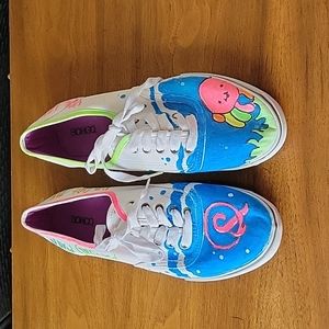 Handpainted Original Colorful White Shoes Feet on Solid Ground Octopus Size 11